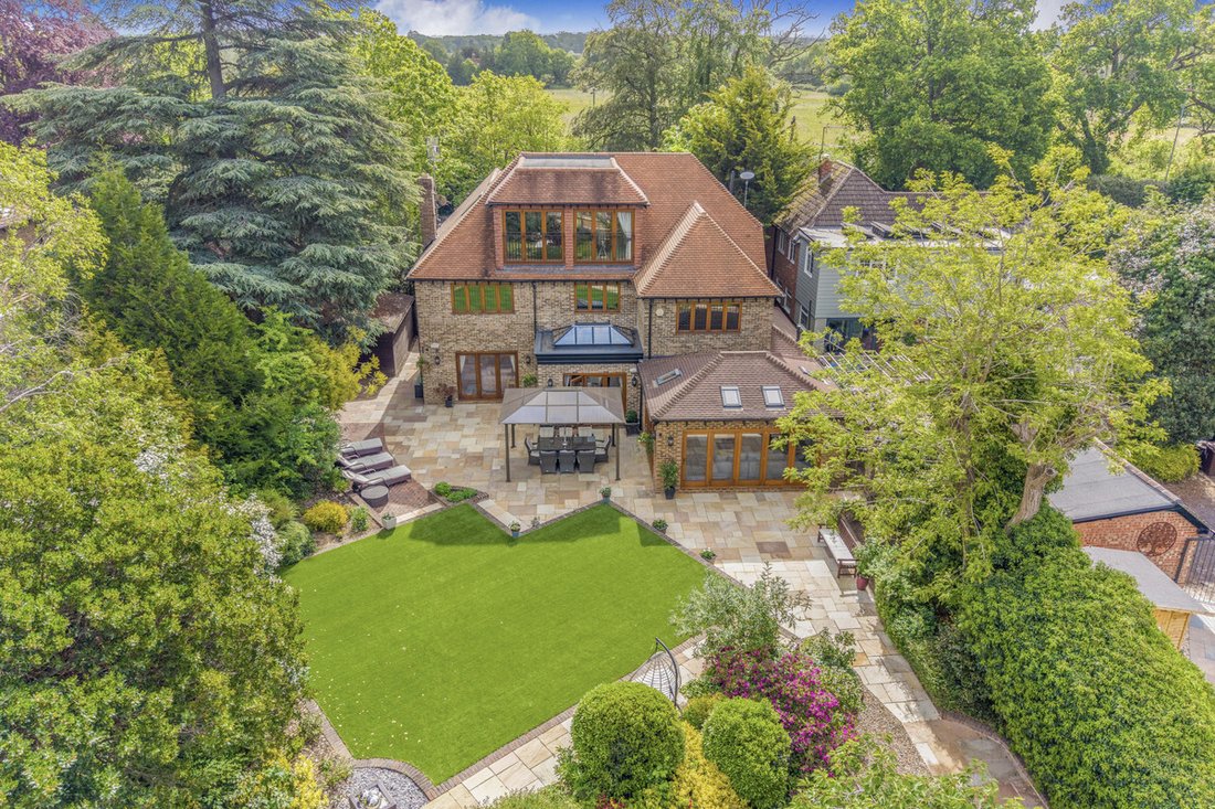 House in Wokingham, England 2 - 18096580