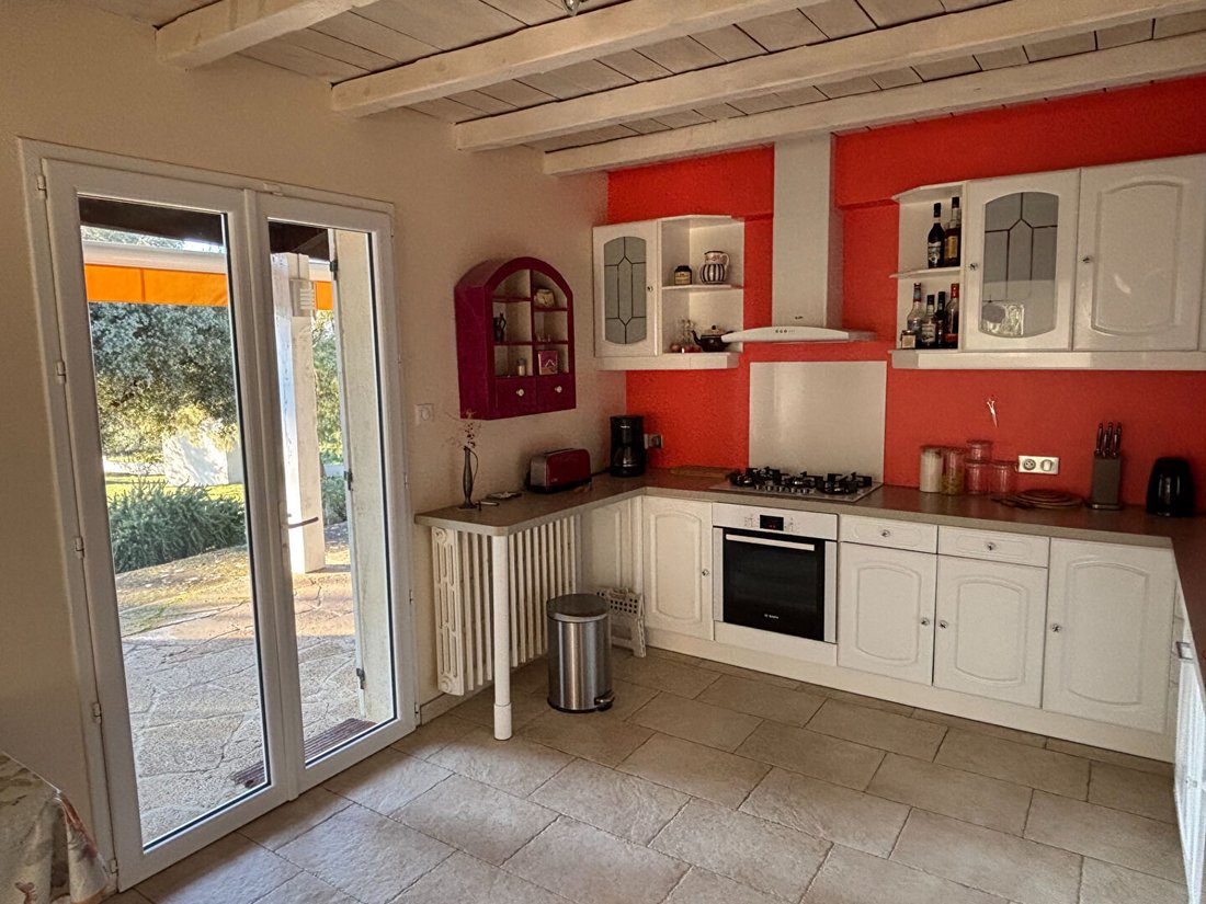 Villa in Uzès, Occitania, France 5 - 18101829