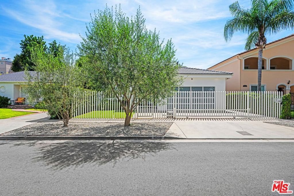 House in Los Angeles, California, United States 2 - 18098168