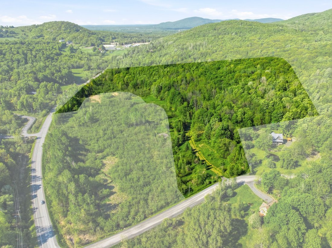 Land in Bromont, Quebec, Canada 1 - 18067459
