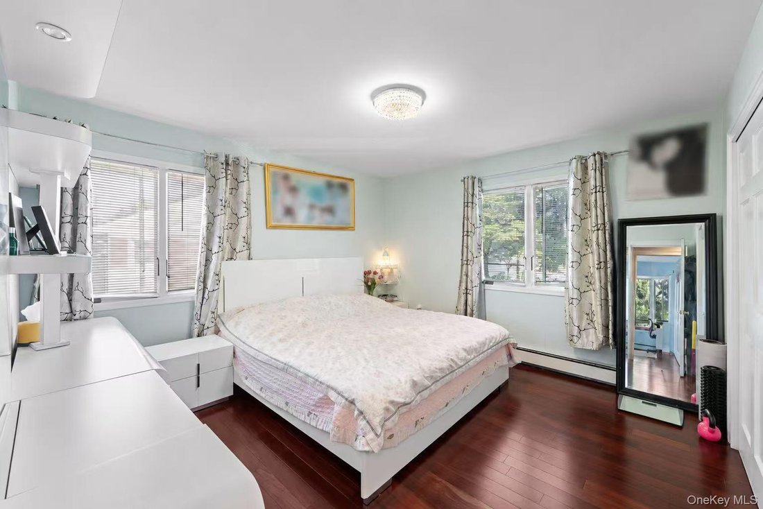 House in Jericho, New York, United States 2 - 18100858