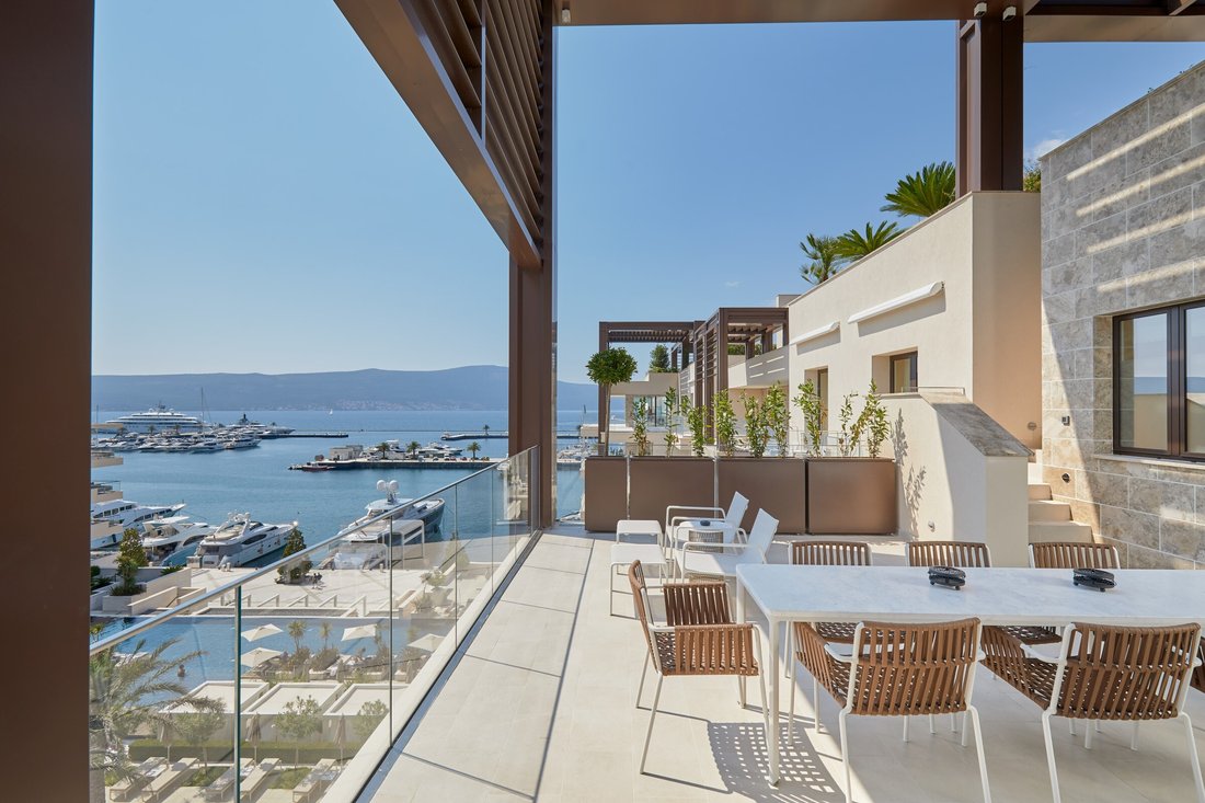 Apartment in Tivat, Tivat Municipality, Montenegro 2 - 16977148