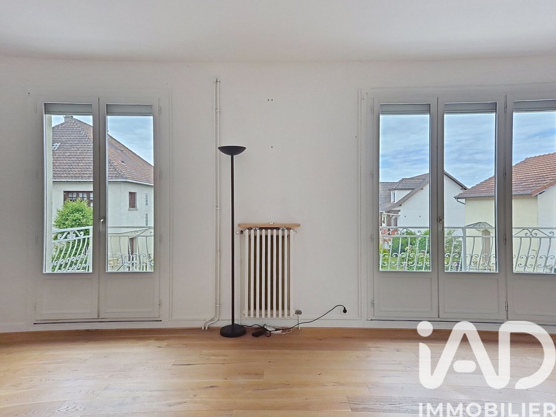 House in Les Clayes-sous-Bois, Ile-de-France, France 4 - 18105963