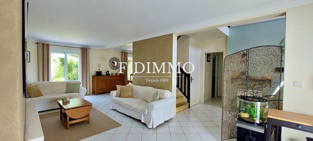 House in Chennevieres-sur-Marne, Ile-de-France, France 2 - 18097733