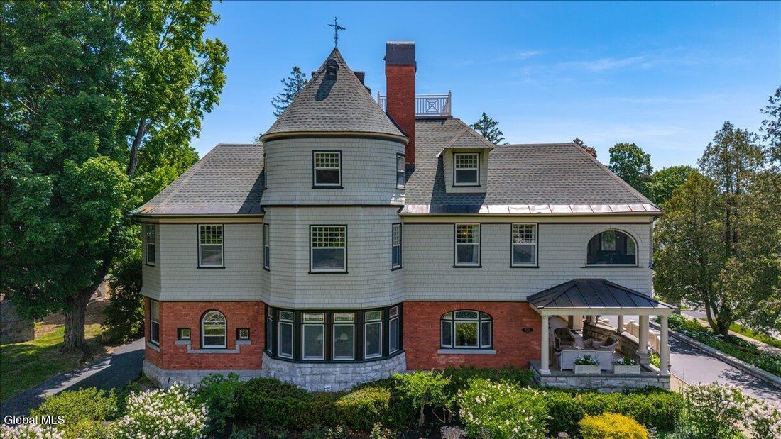House in Saratoga Springs, New York, United States 1 - 18104702