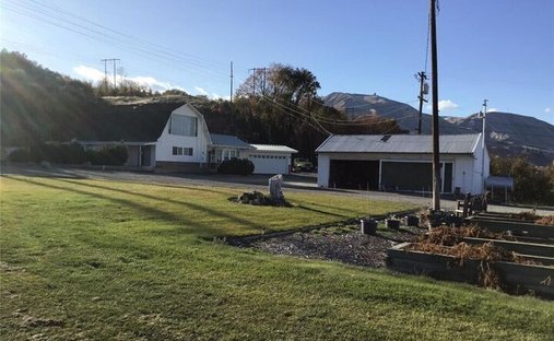 House in Malaga, Washington, United States 1