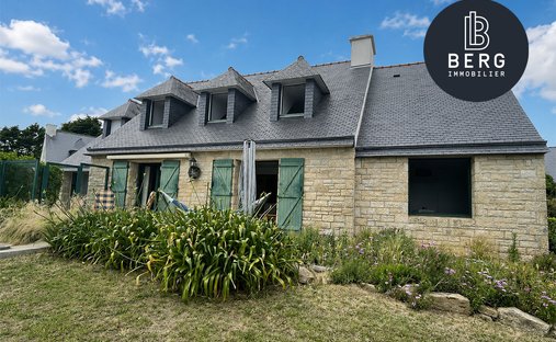 House in Ouest, Quiberon, France 1