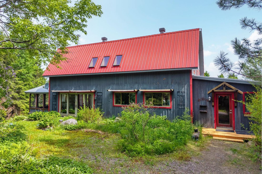 House in Saint-Faustin-Lac-Carré, Quebec, Canada 2 - 18101656