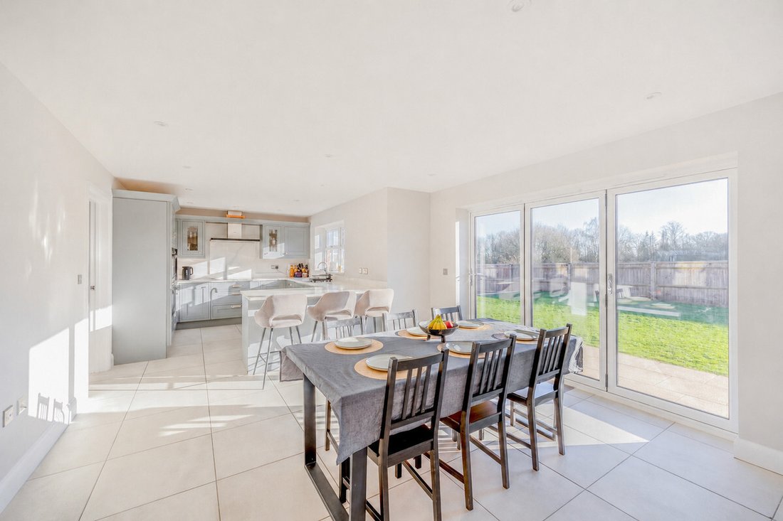 House in Charvil, England 4 - 18096584