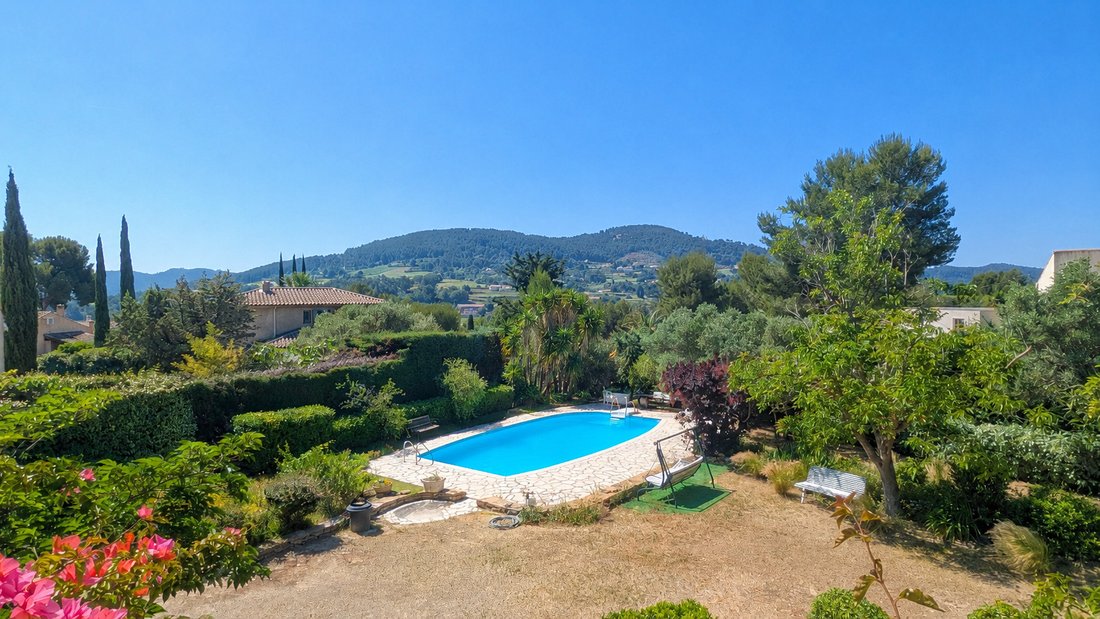 House in La Cadiere-d'Azur, Provence-Alpes-Côte d'Azur, France 2 - 18092746