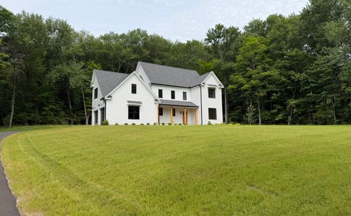 House in Canton, Connecticut, United States 1