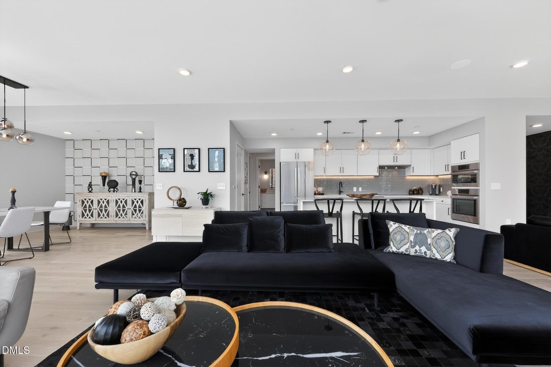Condo in Durham, North Carolina, United States 3 - 18095233