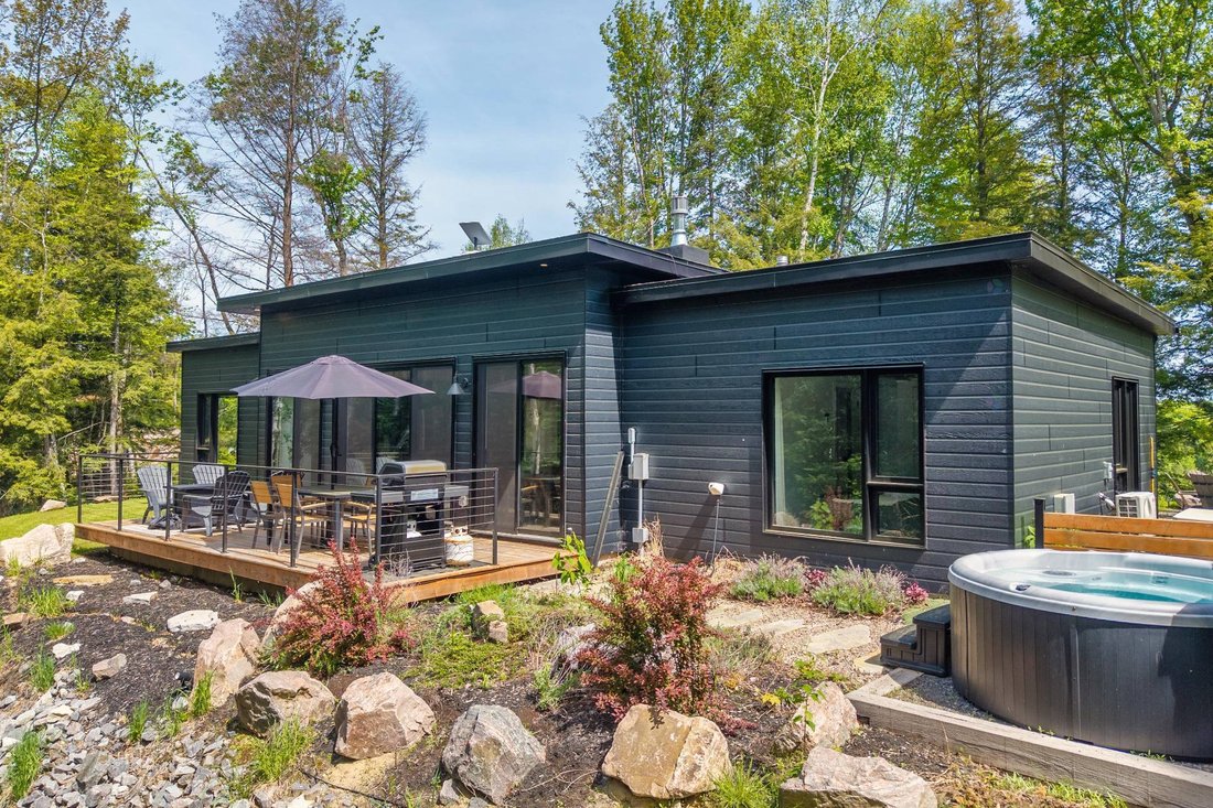 House in La Conception, Quebec, Canada 2 - 17962022