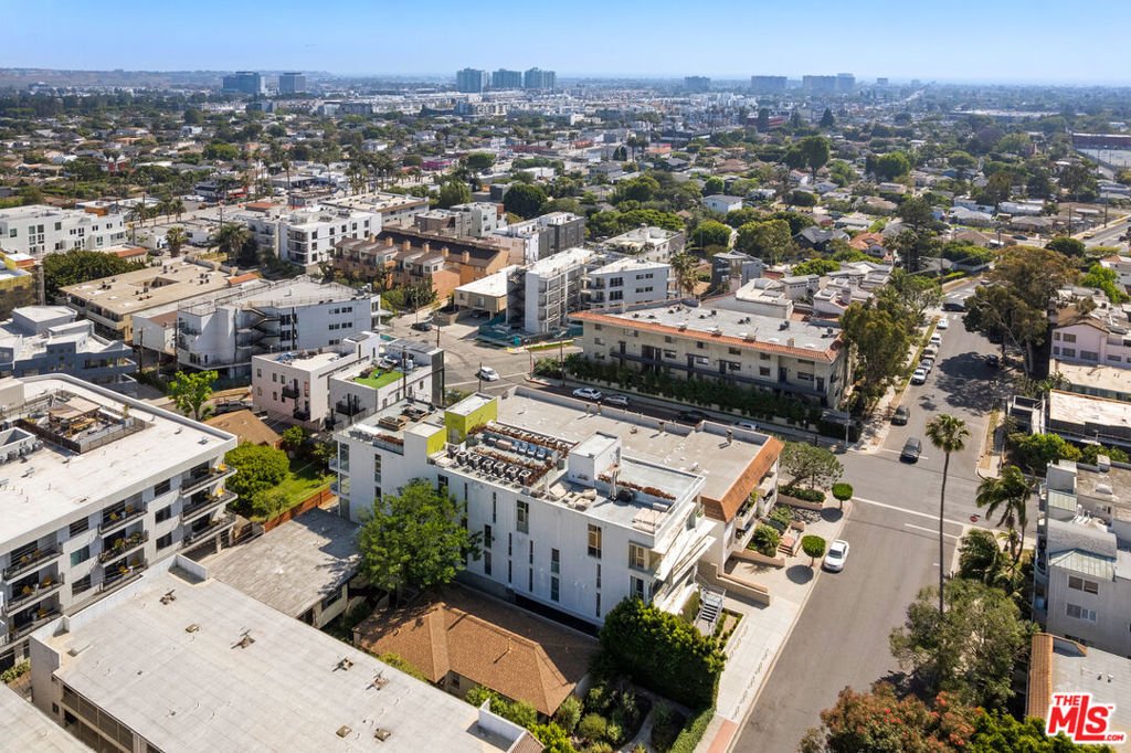 Los Angeles, California, United States 4 - 18091855