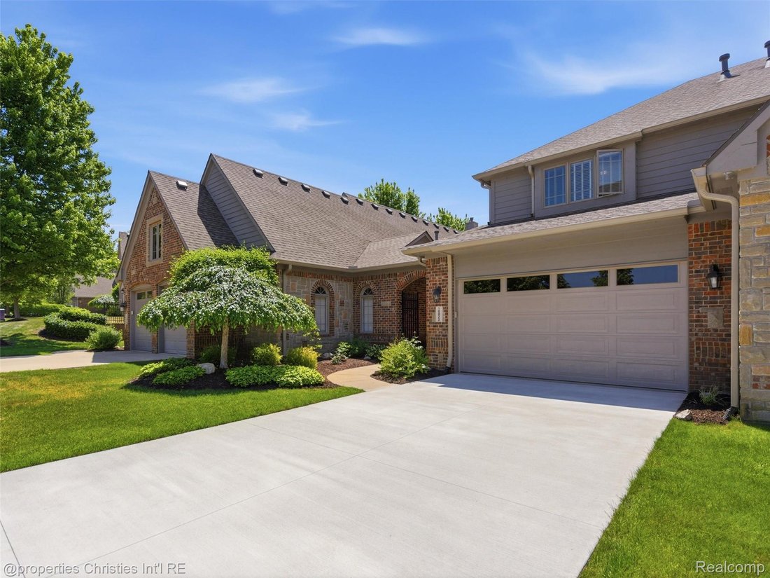 Condo in South Lyon, Michigan, United States 1 - 18099166
