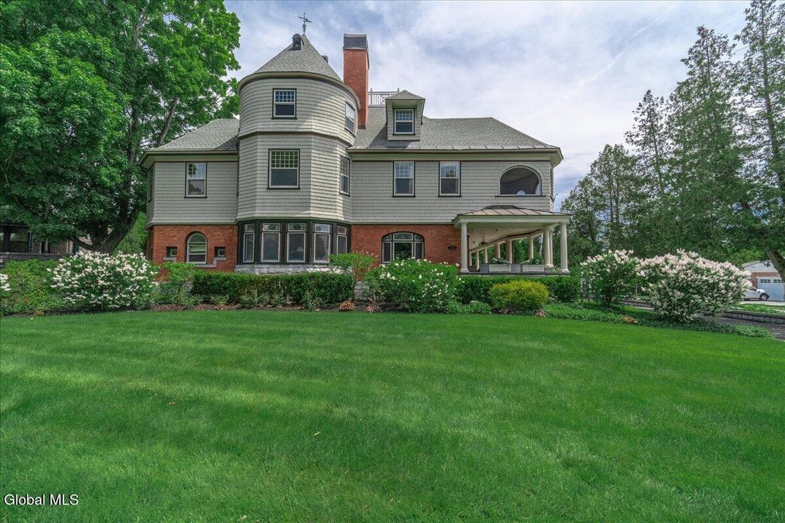 House in Saratoga Springs, New York, United States 2 - 18104702
