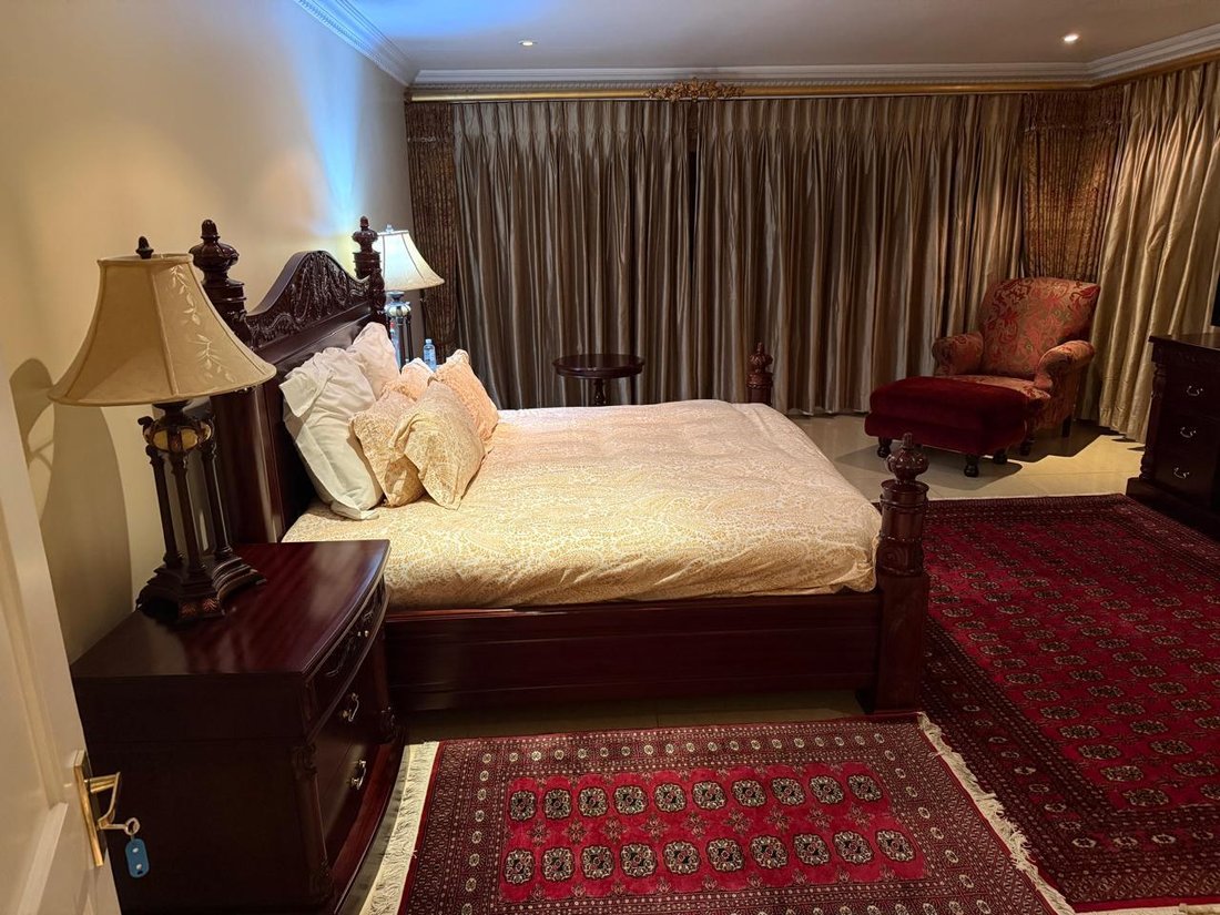 Apartment in Illovo, Chislehurston, Gauteng 3 - 18099639