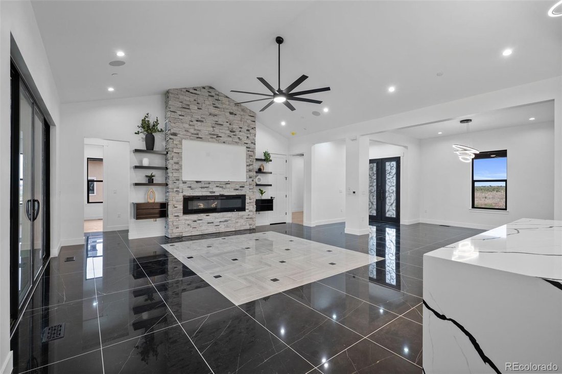 House in Lochbuie, Colorado, United States 5 - 18091148