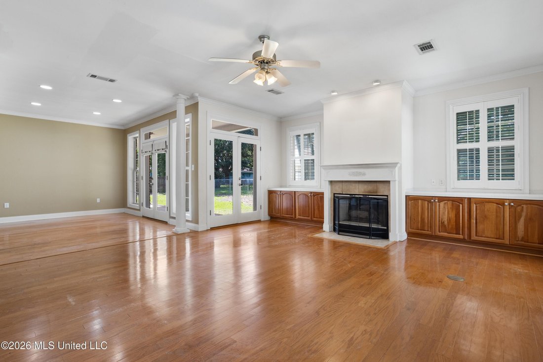 House in Ocean Springs, Mississippi, United States 3 - 18105737