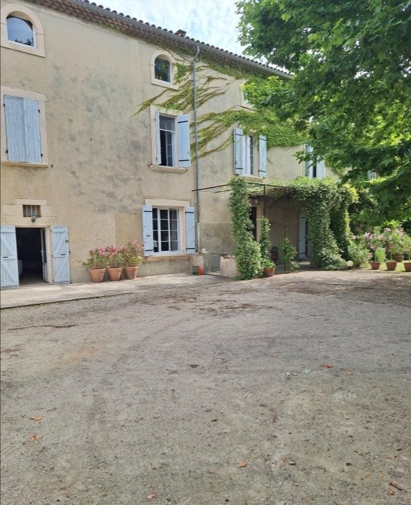 Estate in Orange, Provence-Alpes-Côte d'Azur, France 3 - 17549451