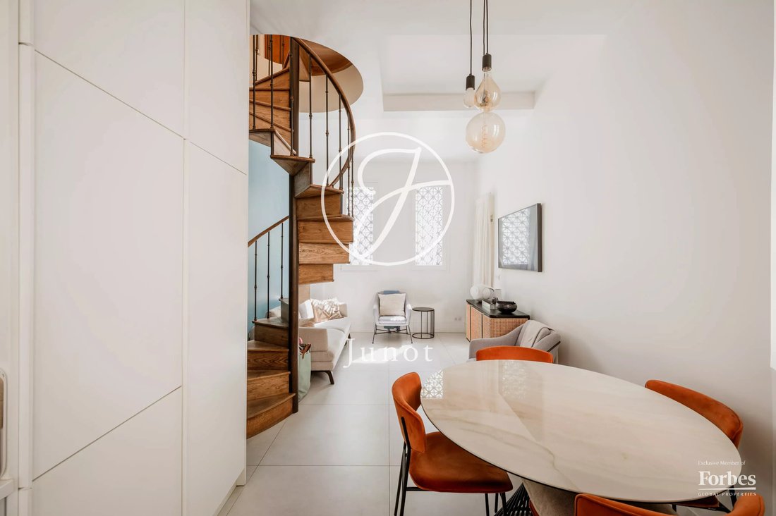 Apartment in Saint Thomas d'Aquin, Paris 7e Arrondissement, Paris 2 - 18093760