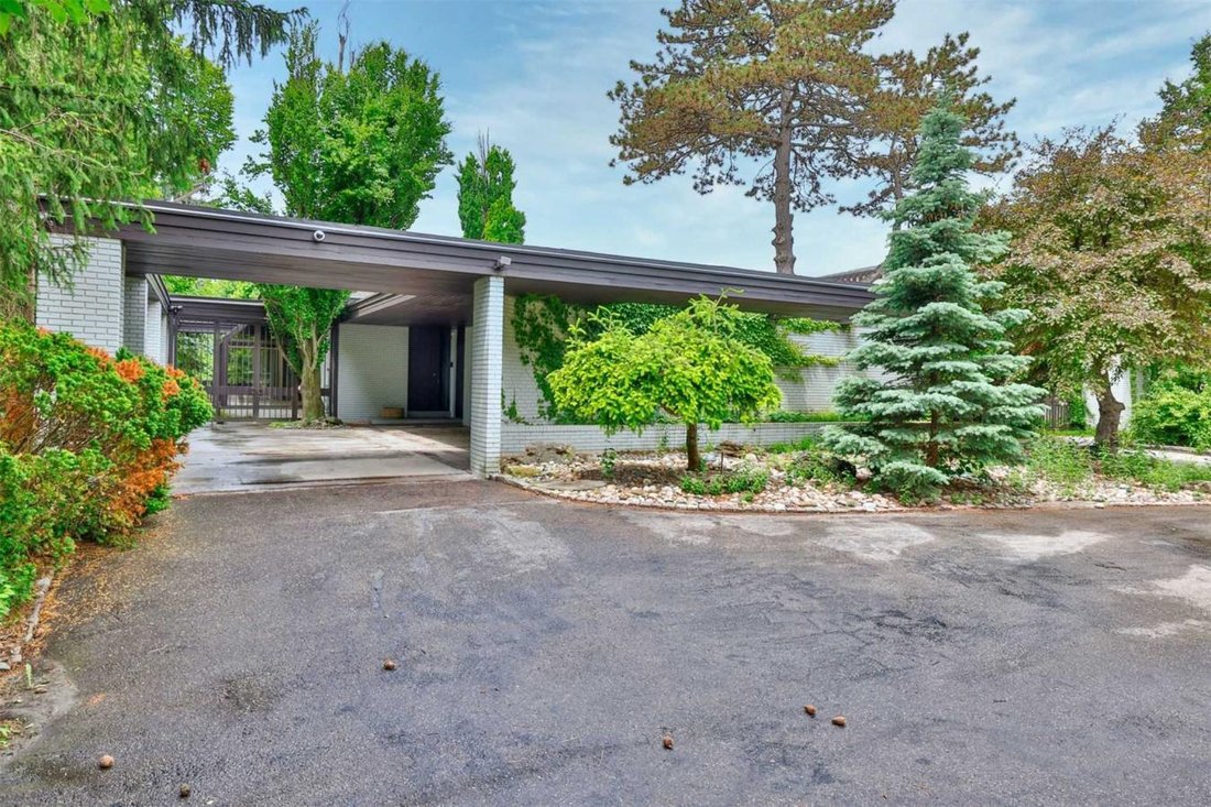 House in Toronto, Ontario, Canada 3 - 18098919