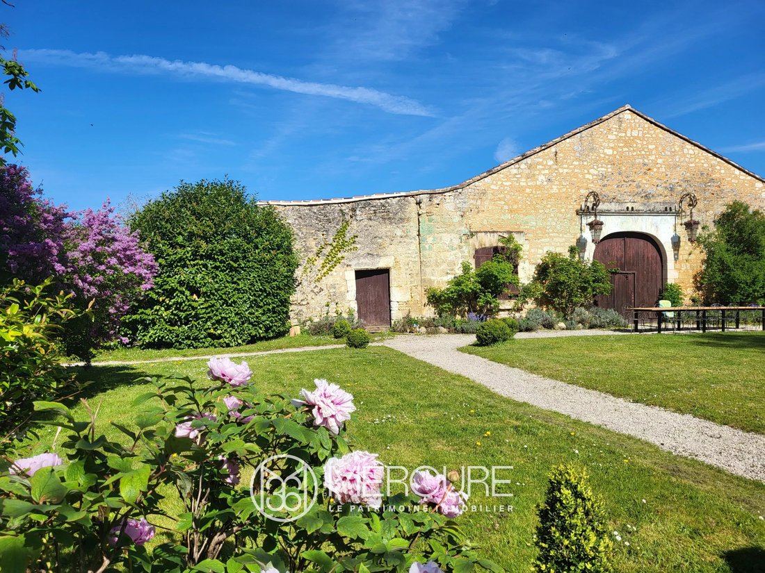 Castle in Vieil Angoulême-Centre Ville, Angoulême, France 5 - 15894320