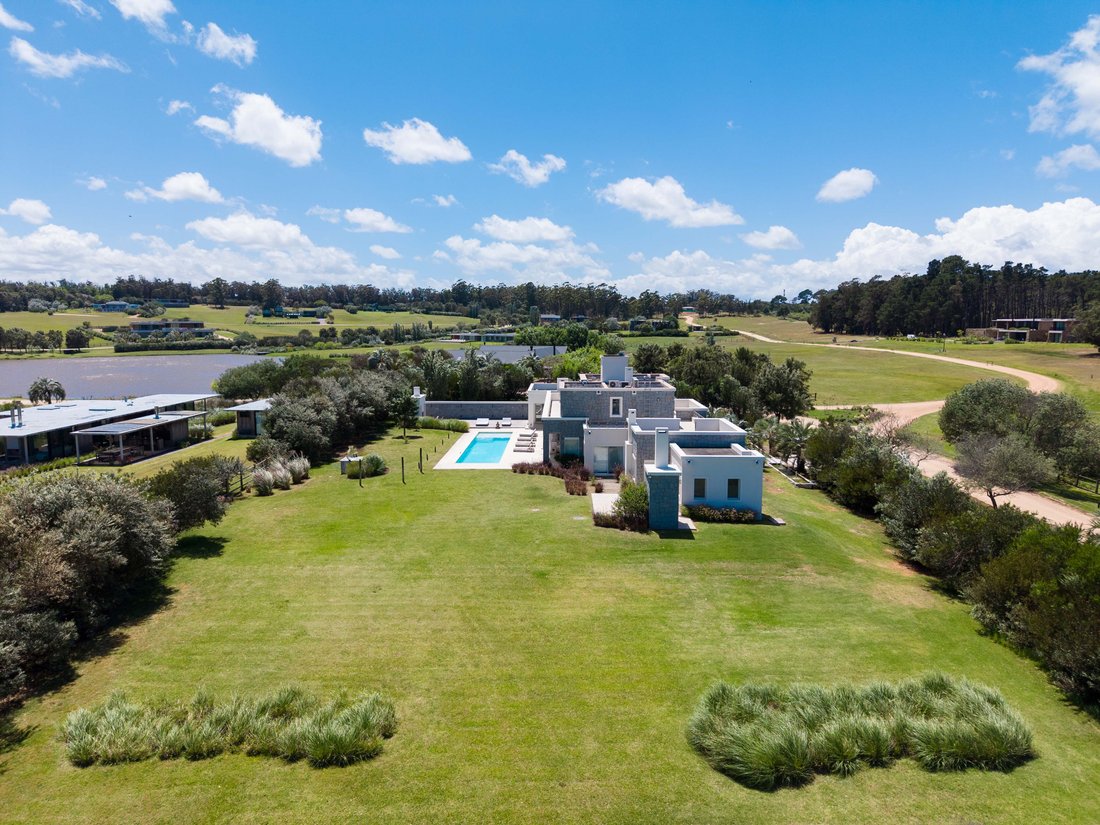 Laguna Estates, Maldonado Department, Uruguay 2 - 18096651