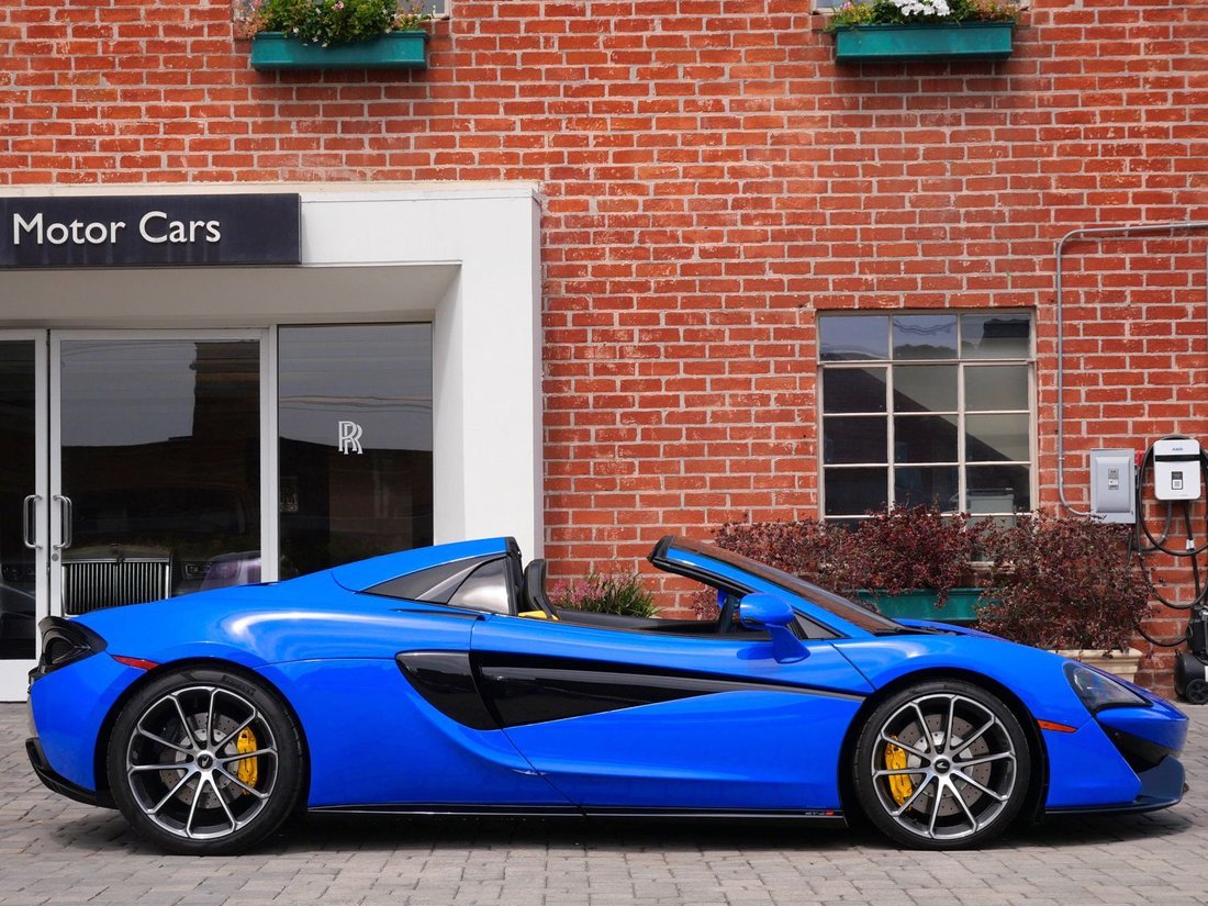 Cabriolet in Beverly Hills, CA, United States 3 - 18099102