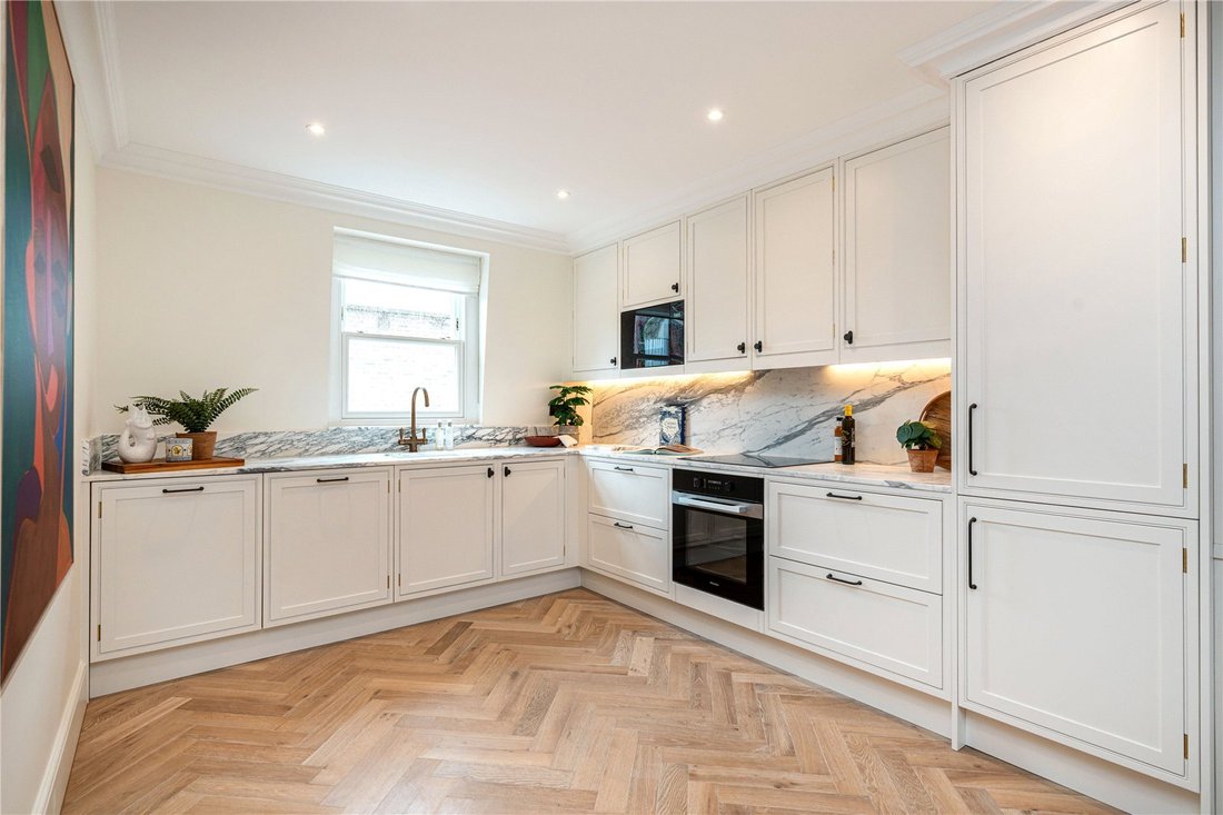 Apartment in Ladbroke Grove, Kensington And Chelsea, England 2 - 18091095