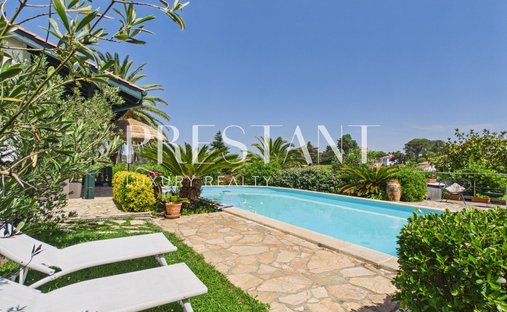 House in Sainte Barbe-Lac, Saint-Jean-de-Luz, France 1