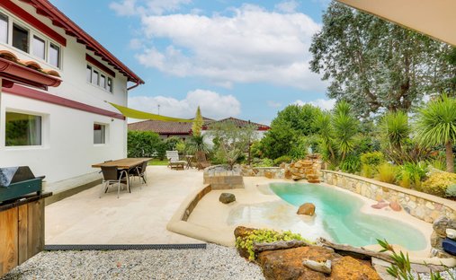 Villa in Villefranque, Nouvelle-Aquitaine, France 1