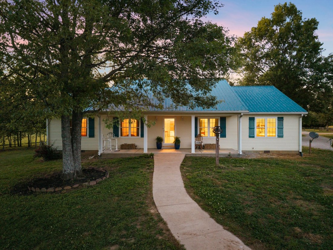 House in Lewisburg, Tennessee, United States 2 - 18104888