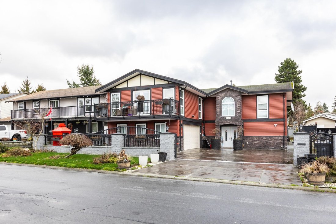 House in Surrey, British Columbia, Canada 1 - 18096394