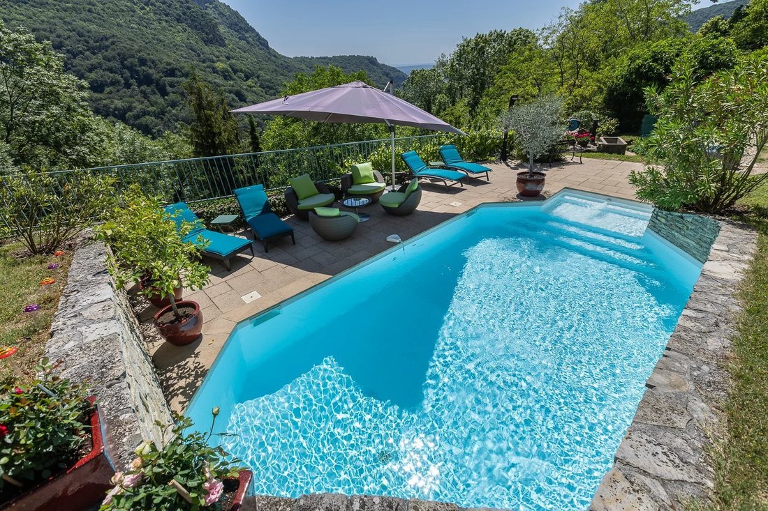 Estate in Bénonces, Auvergne-Rhône-Alpes, France 1 - 18093876