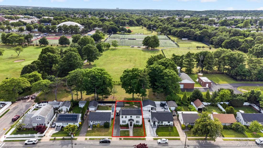 House in Hicksville, New York, United States 2 - 18100843