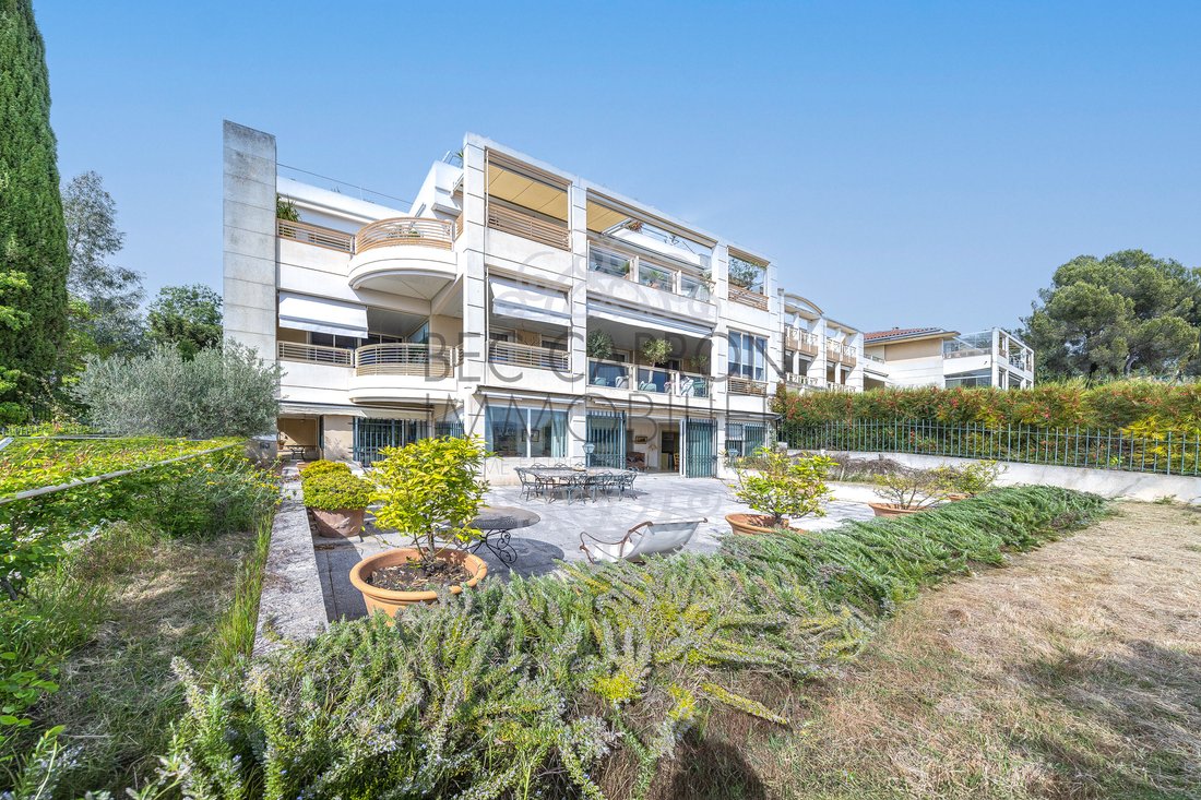 Apartment in Granettes-Jauberte-Sainte Anne, Aix-en-Provence, France 1 - 17839254