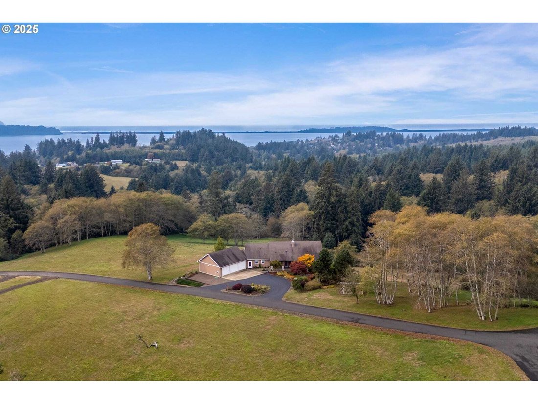 House in Tillamook, Oregon, United States 3 - 18095399