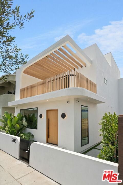 House in Los Angeles, California, United States 3 - 18095006