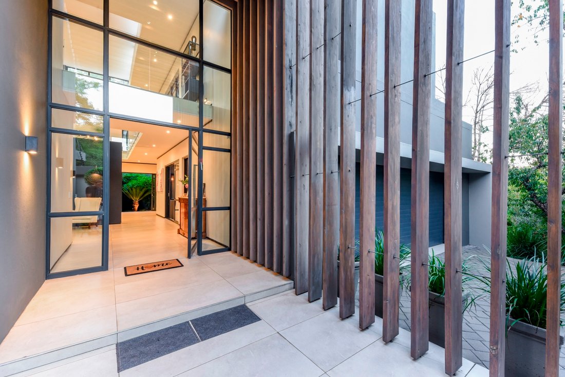 House in Sandton, Gauteng, South Africa 4 - 18095738