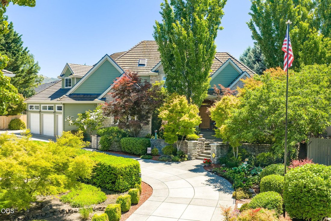 House in Medford, Oregon, United States 2 - 18097844