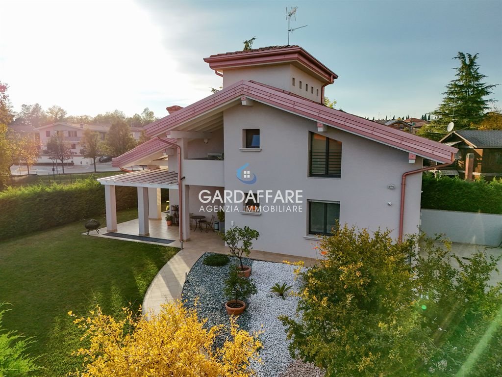 Villa in Rivoltella, Desenzano del Garda, Lombardy 1 - 17968435