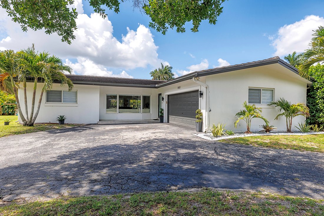 House in Davie, Florida, United States 3 - 18095249