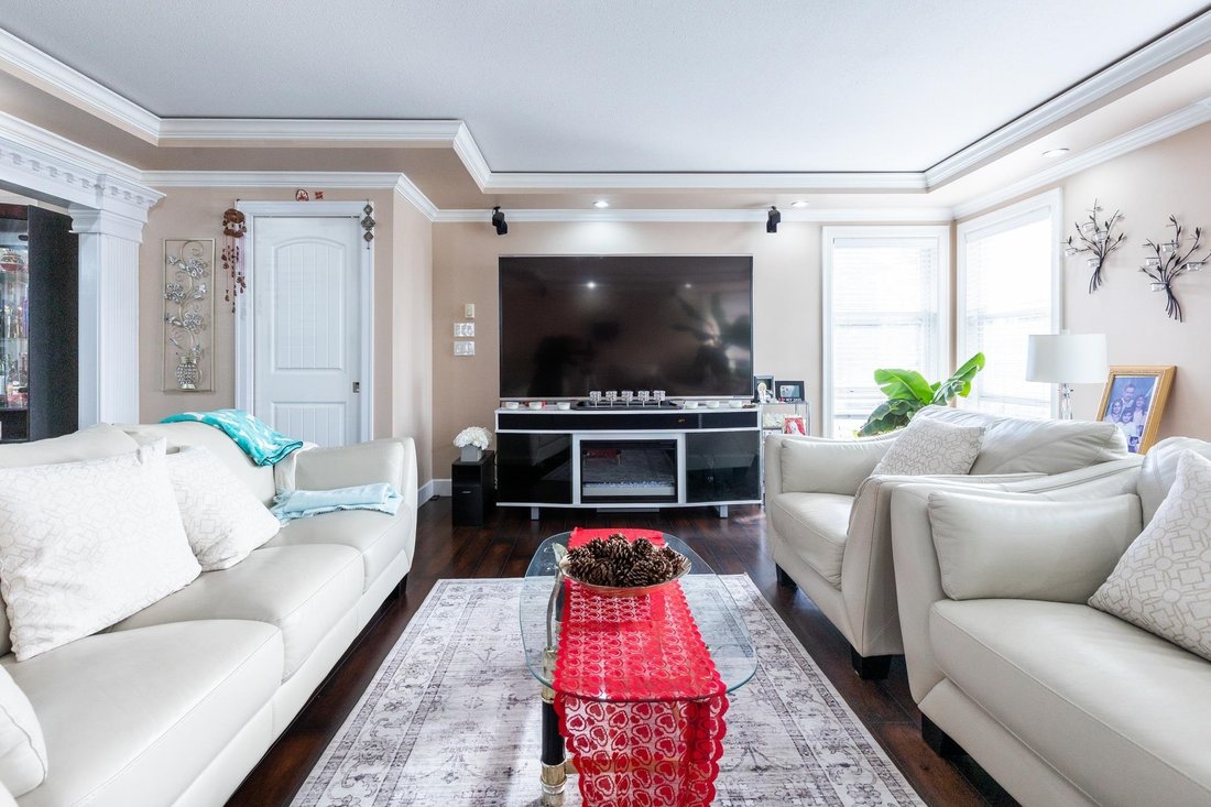 House in Surrey, British Columbia, Canada 5 - 18096394