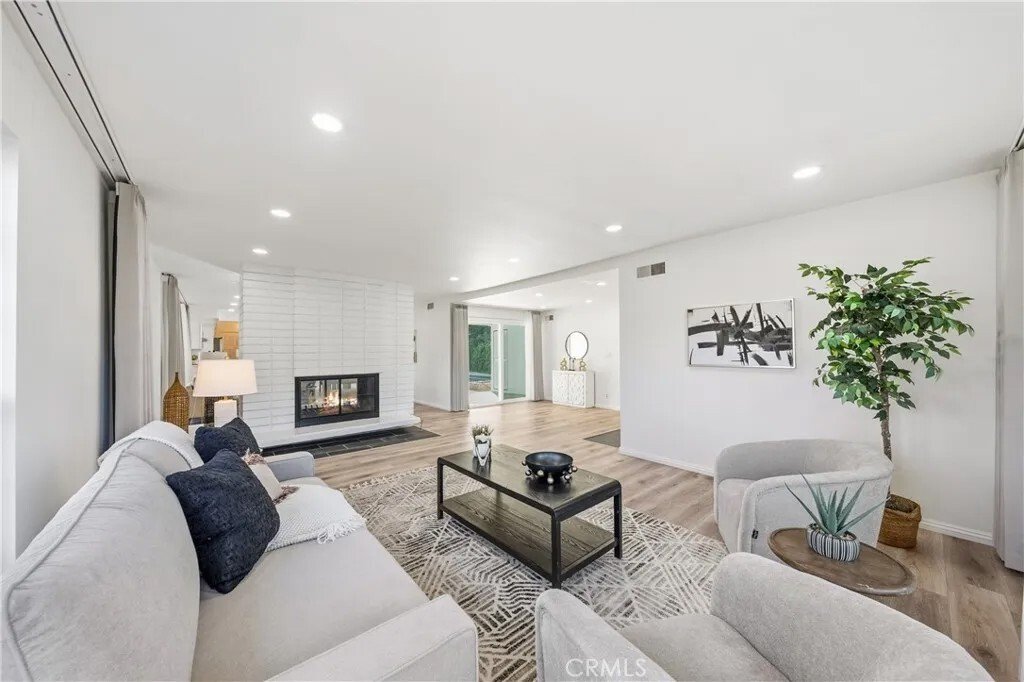 Condo in Arcadia, California, United States 4 - 18102807