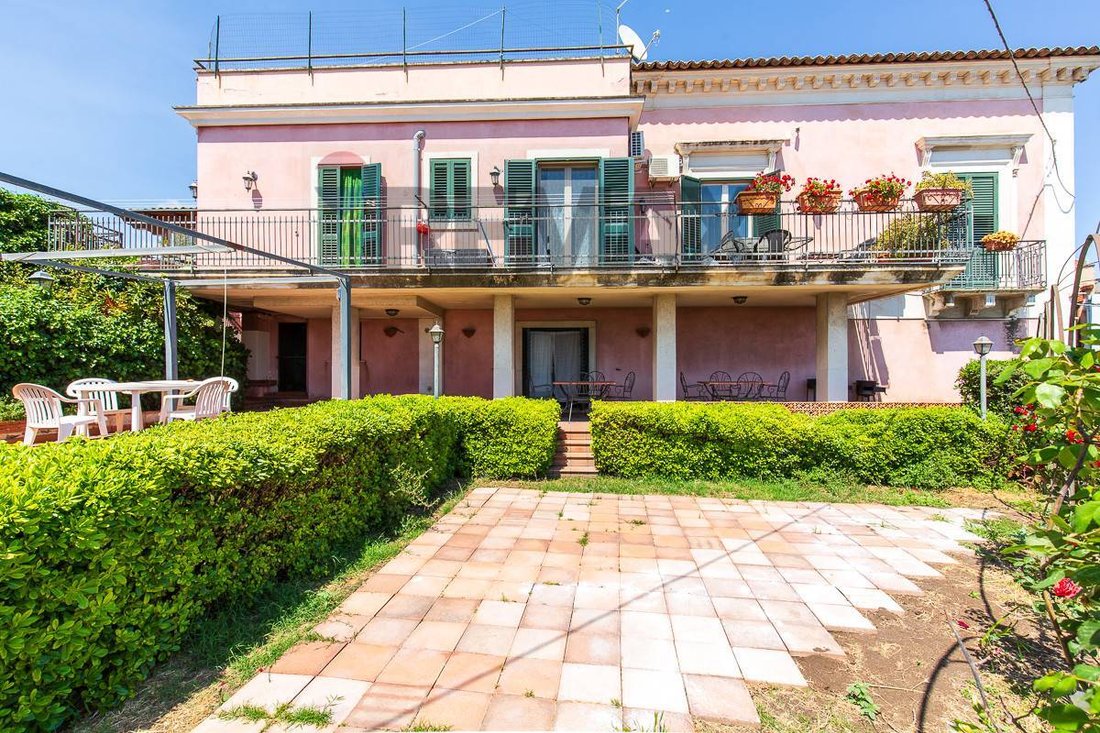 Villa in San Gregorio di Catania, Sicily, Italy 1 - 18097344