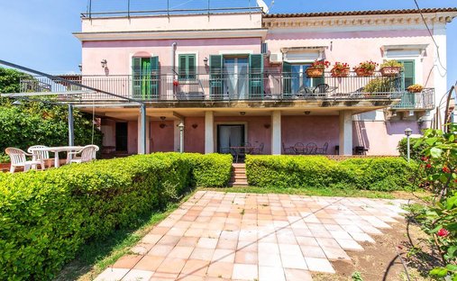 Villa in San Gregorio di Catania, Sicily, Italy 1