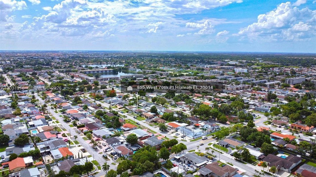 House in Miami Lakes, Florida, United States 5 - 18098625