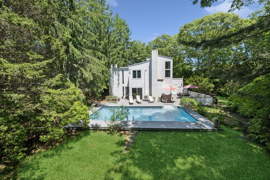 East Hampton, New York, United States 2 - 18101597
