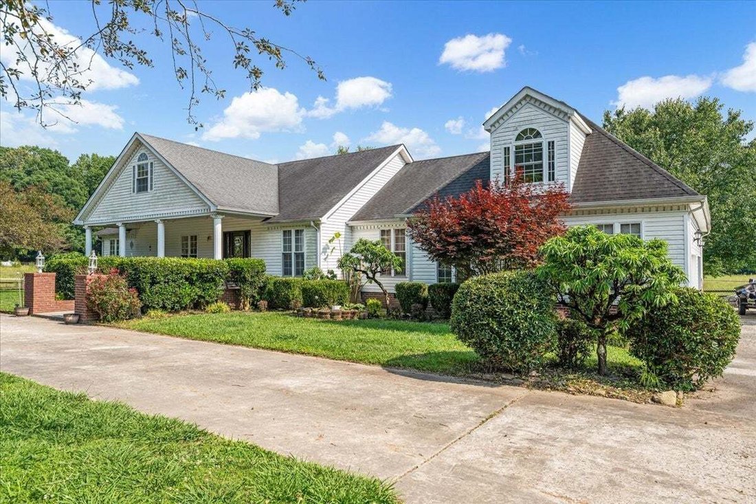 House in Manchester, Tennessee, United States 2 - 18093037